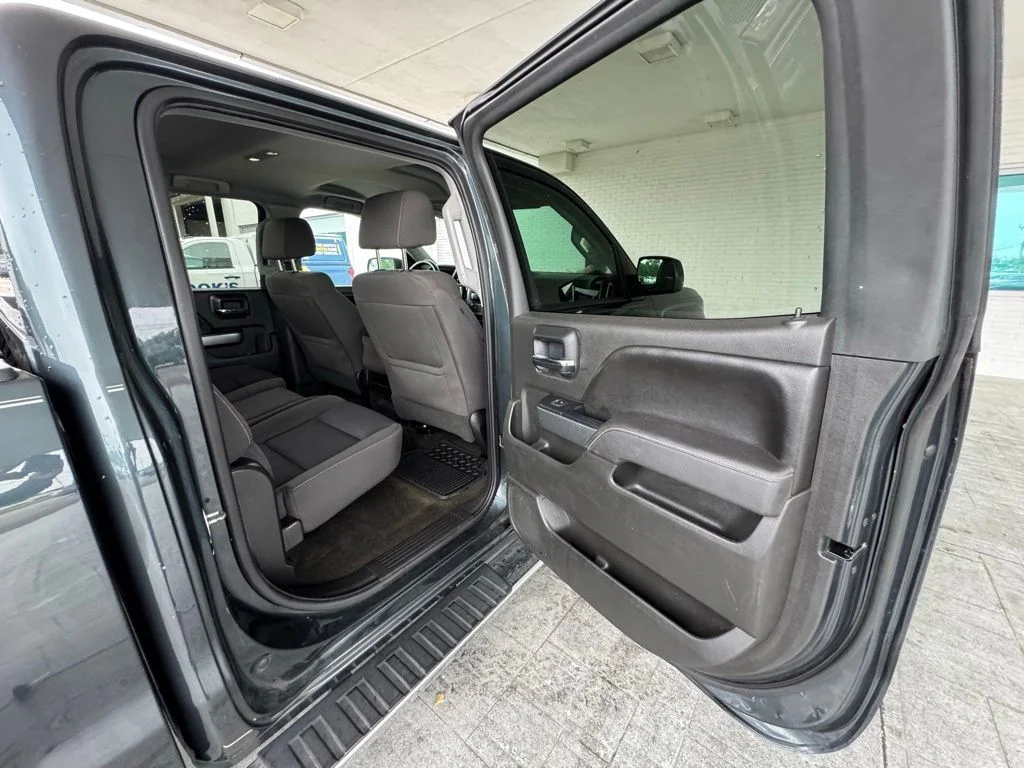 Used 2017 Gray Chevrolet LT image 23