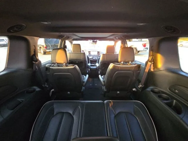 Used 2025 White Chrysler Limited image 14