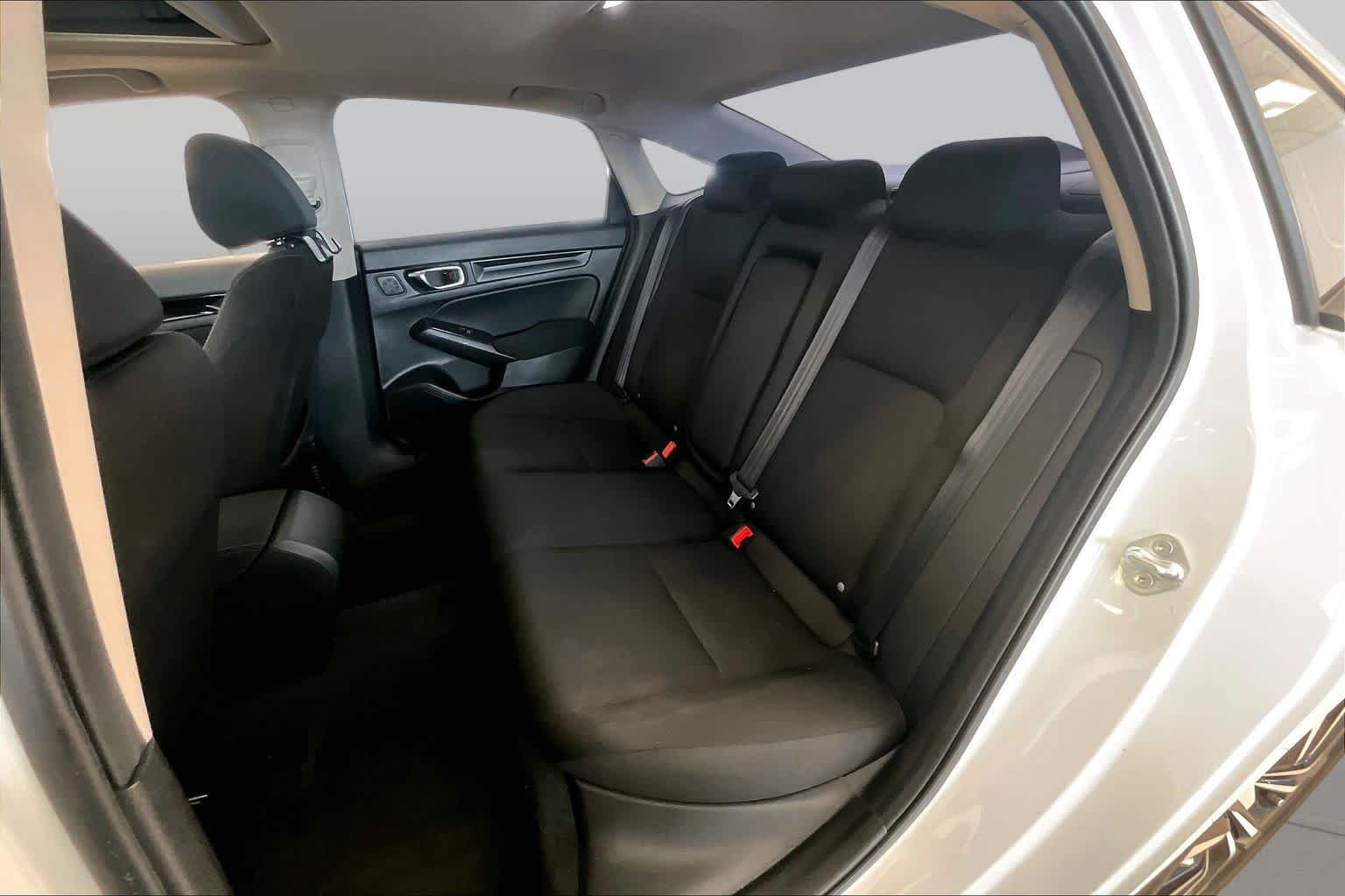 Used 2022 Platinum White Pearl Honda EX image 18