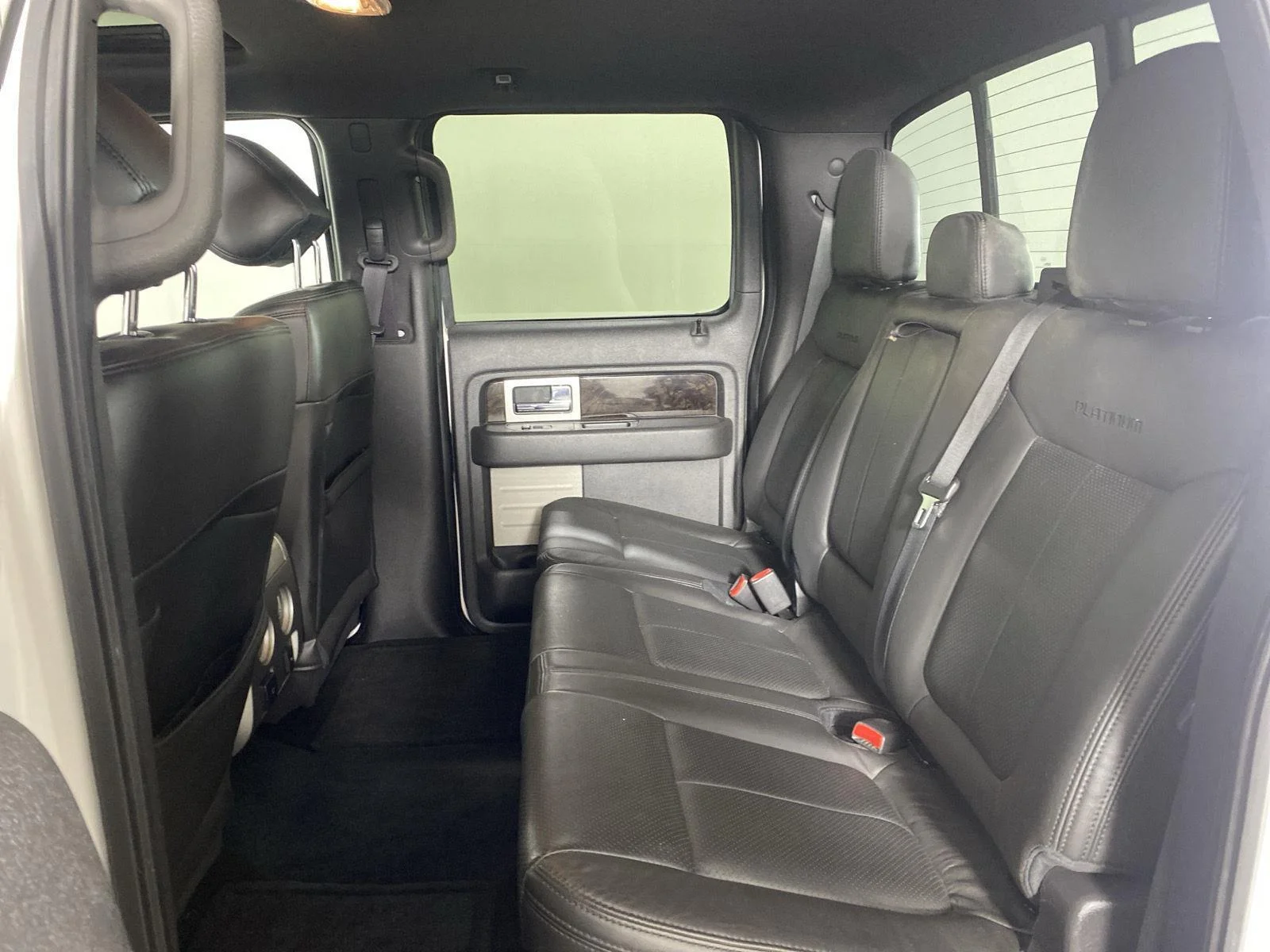 Used 2014 White Platinum Metallic Tri-Coat Ford  image 35