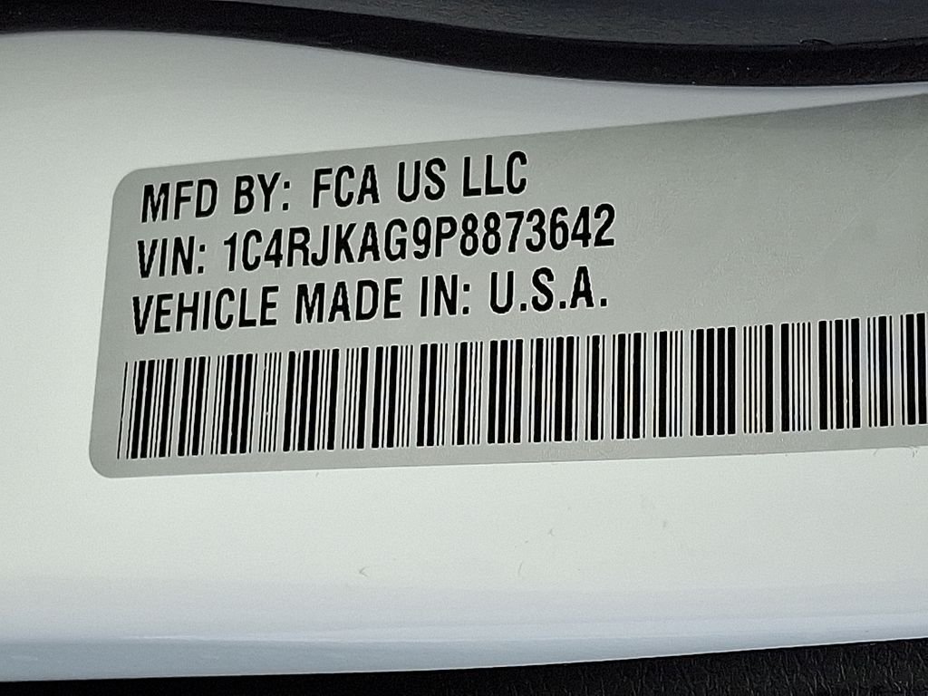 Used 2023 White Jeep Altitude image 26