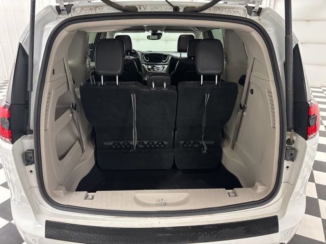 Used 2022 White Chrysler Touring L image 32