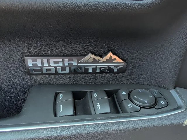 Used 2025 Black Chevrolet High Country image 22