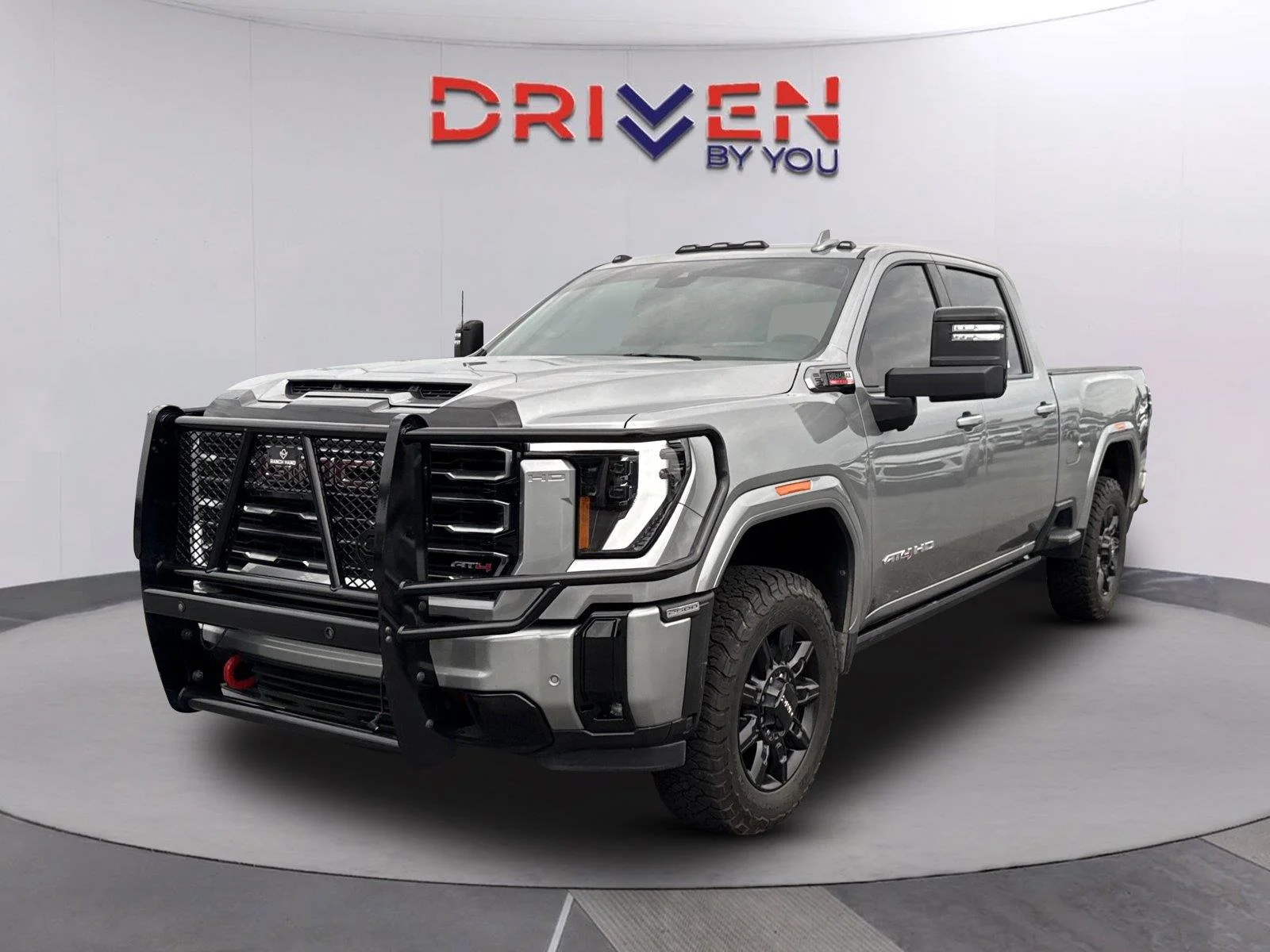 Used 2025 Sterling Metallic GMC AT4 image 8