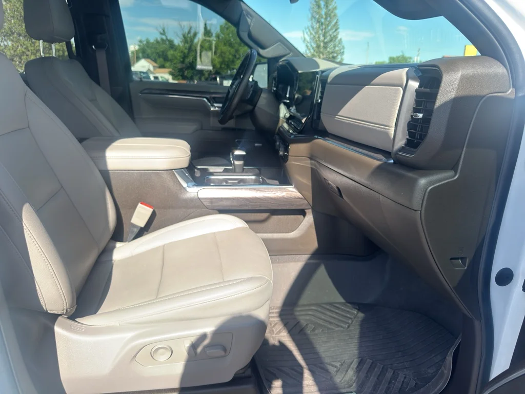 Used 2023 Summit White Chevrolet LTZ image 17
