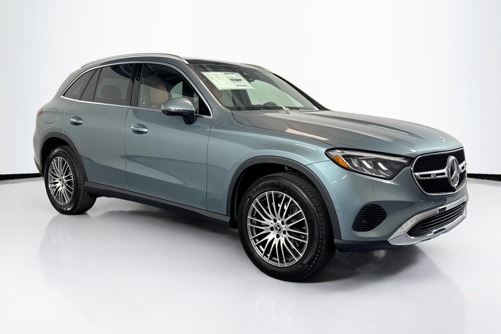 New 2026 Verde Silver Metallic Mercedes-Benz GLC 300 image 3