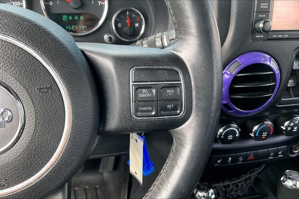 Used 2015 White Jeep Unlimited Sahara image 18