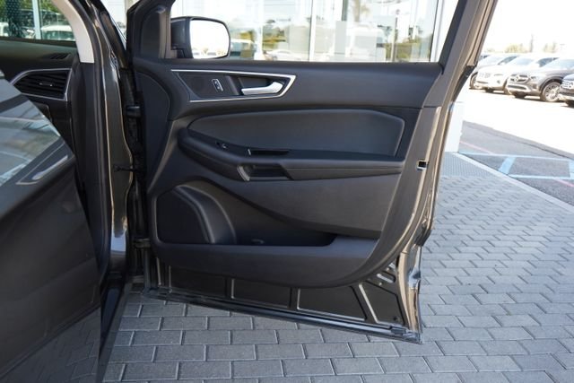 Used 2019 Gray Ford SEL image 16