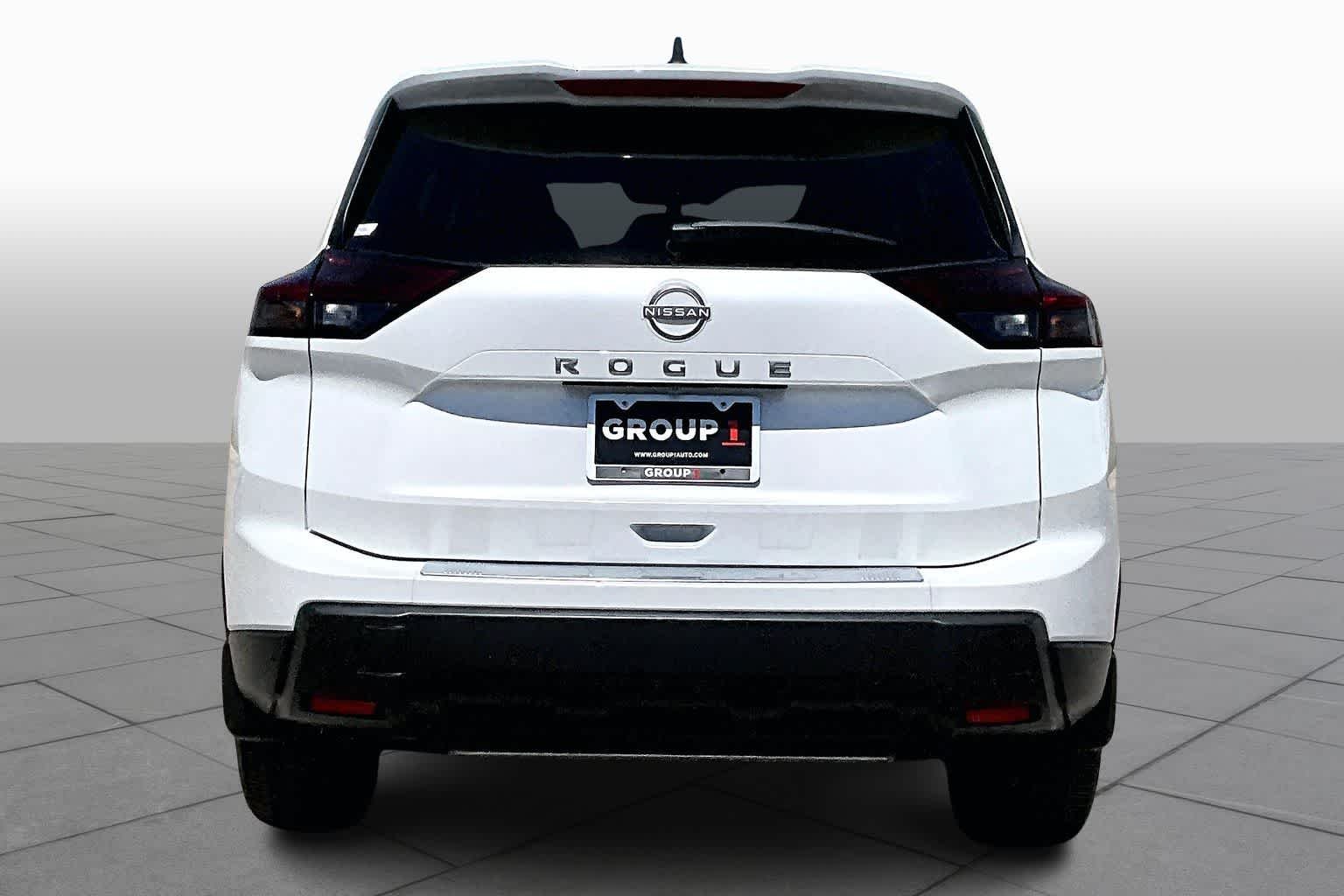 New 2026 Everest White Pearl TriCoat Nissan SV image 4