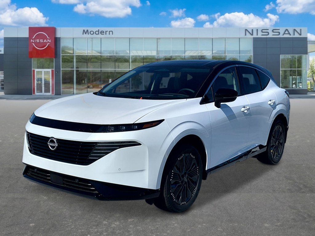 New 2026 Everest White Pearl TriCoat / Super Black Two-tone Nissan Platinum image 1