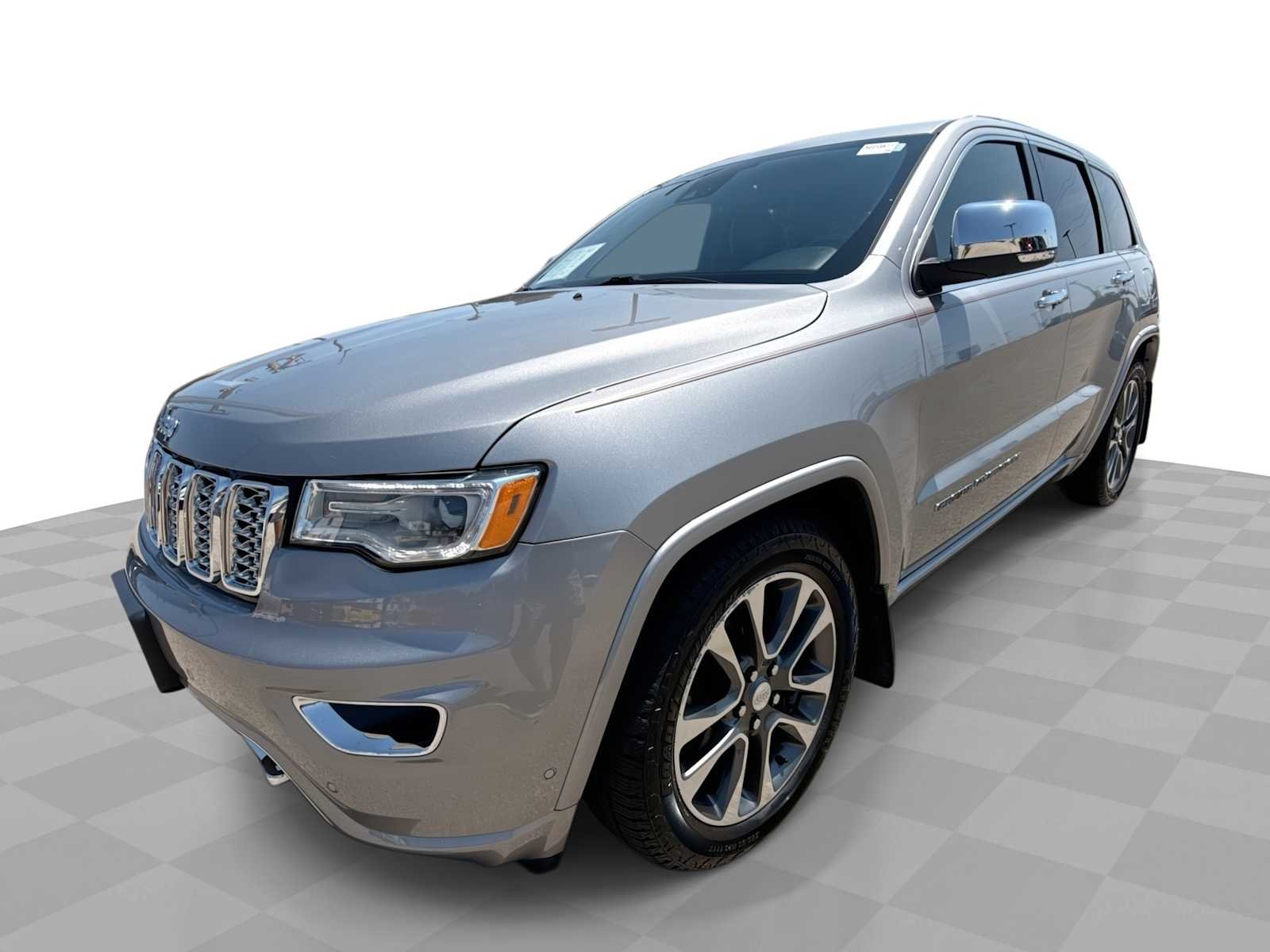 Used 2018 Silver Jeep Overland 4x4 image 1