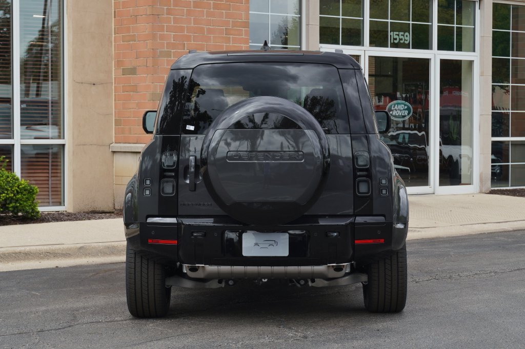 New 2026 Carpathian Grey Land Rover X-Dynamic SE image 5