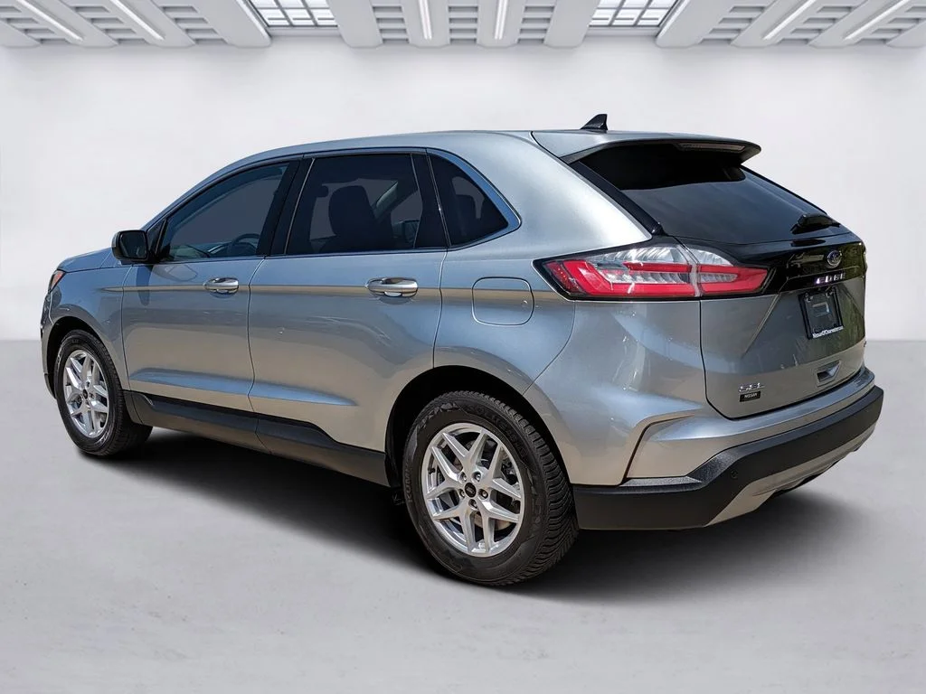 Used 2024 Silver Ford SEL image 5
