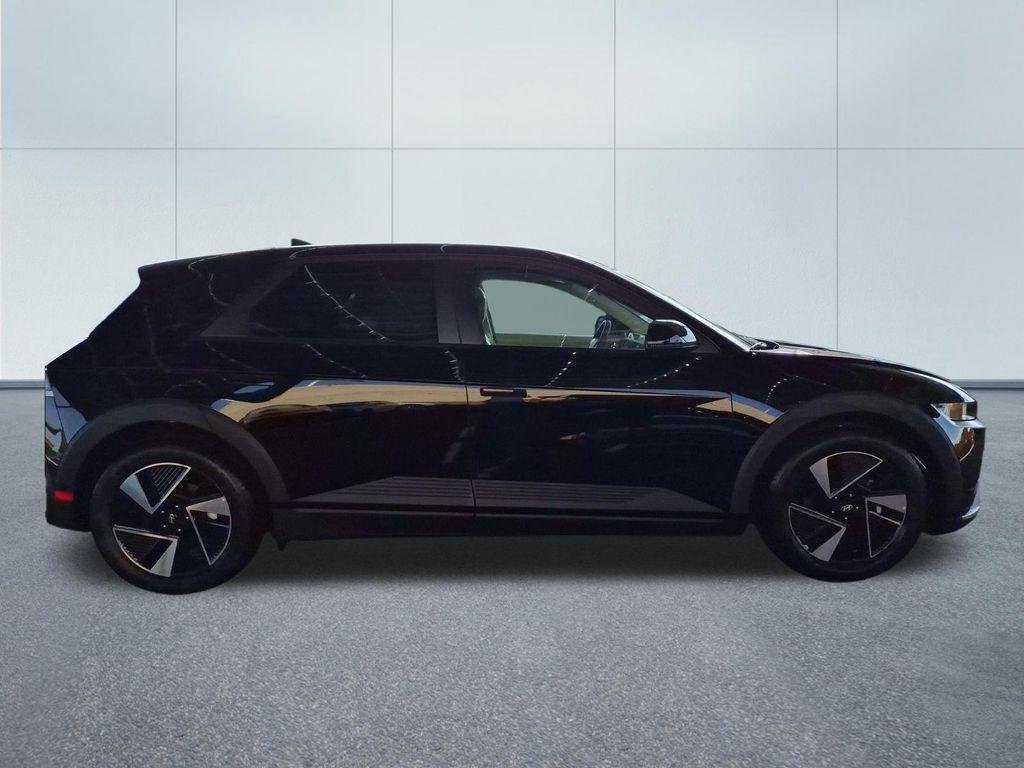 New 2026 Black Hyundai SEL image 7