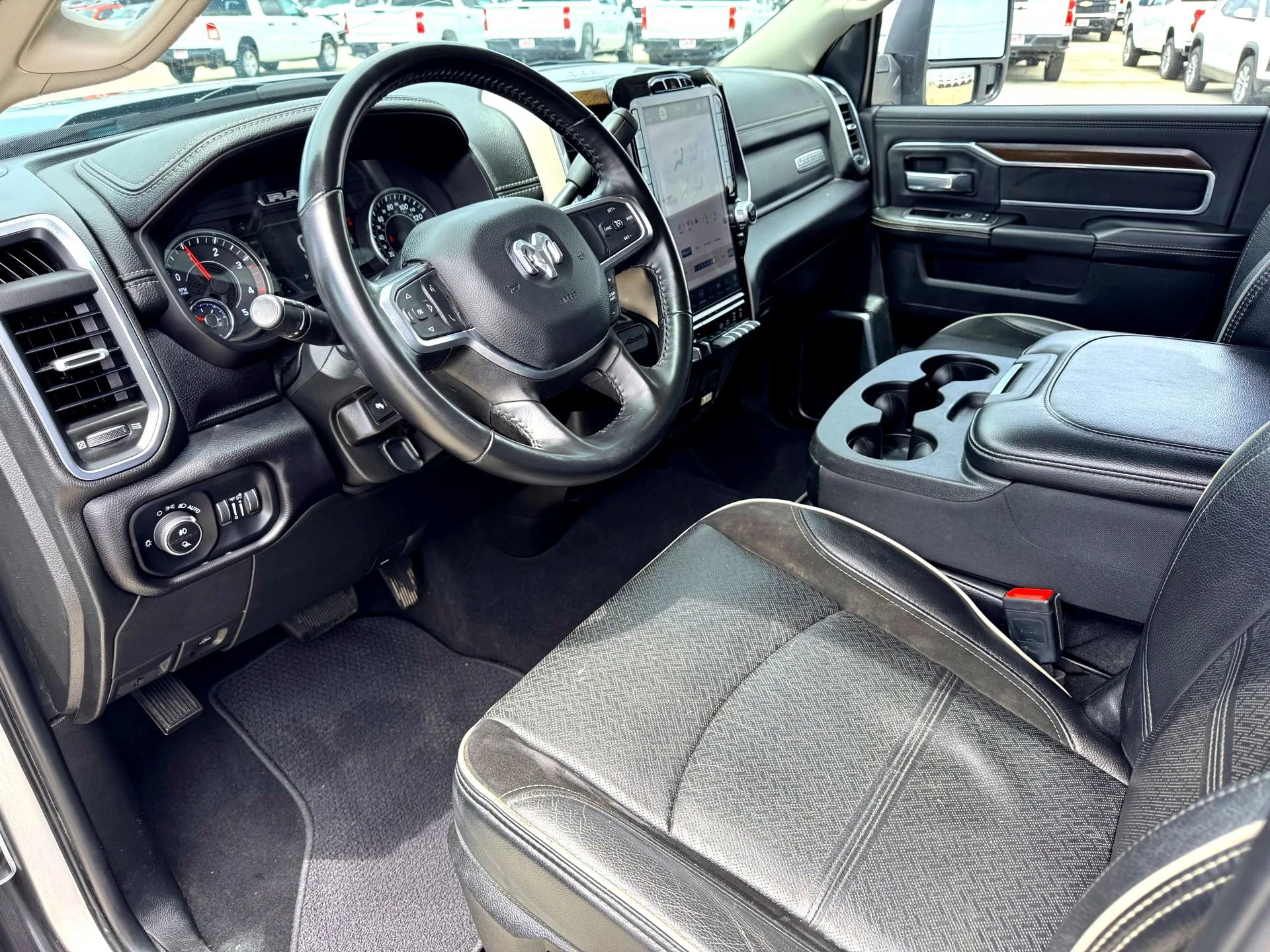 Used 2024  Ram Laramie image 11