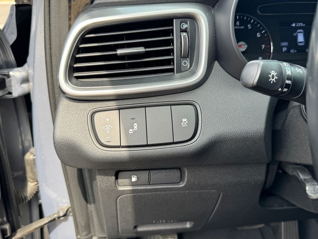 Used 2019 Silver Kia LX image 23