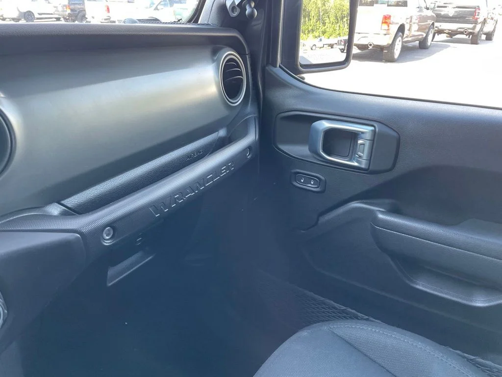 Used 2023 Gray Jeep Sport S image 17