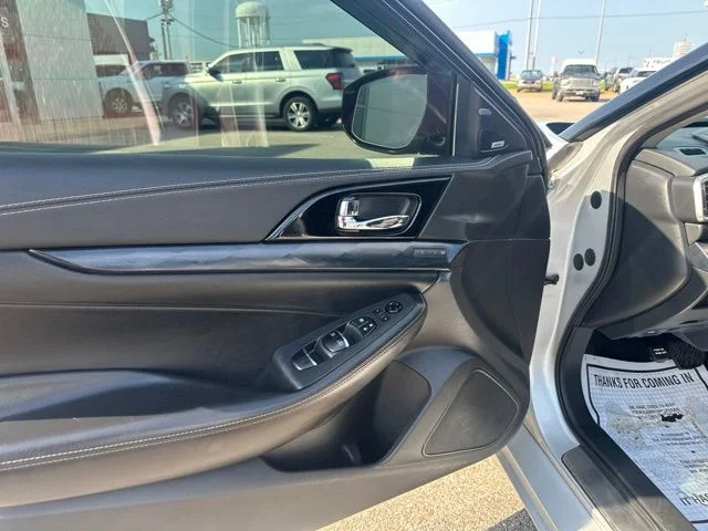 Used 2020 Silver Nissan Platinum image 13