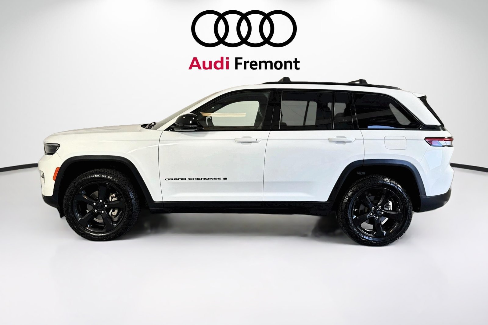Used 2023 Bright White Clearcoat Jeep Altitude image 1