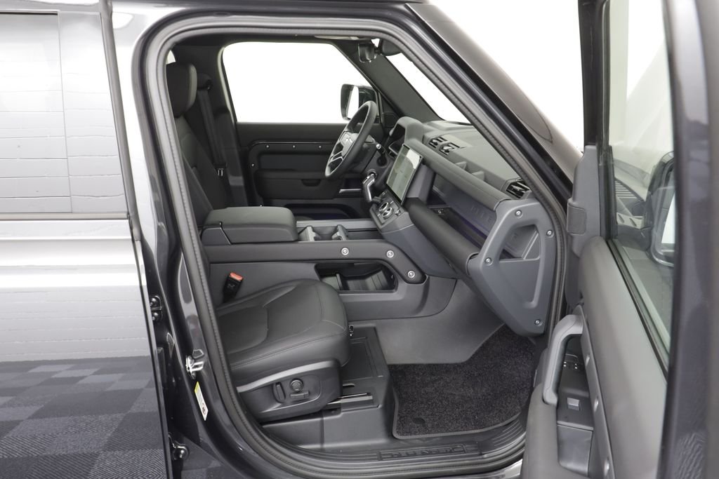 New 2026 Carpathian Grey LAND ROVER X-Dynamic SE image 21