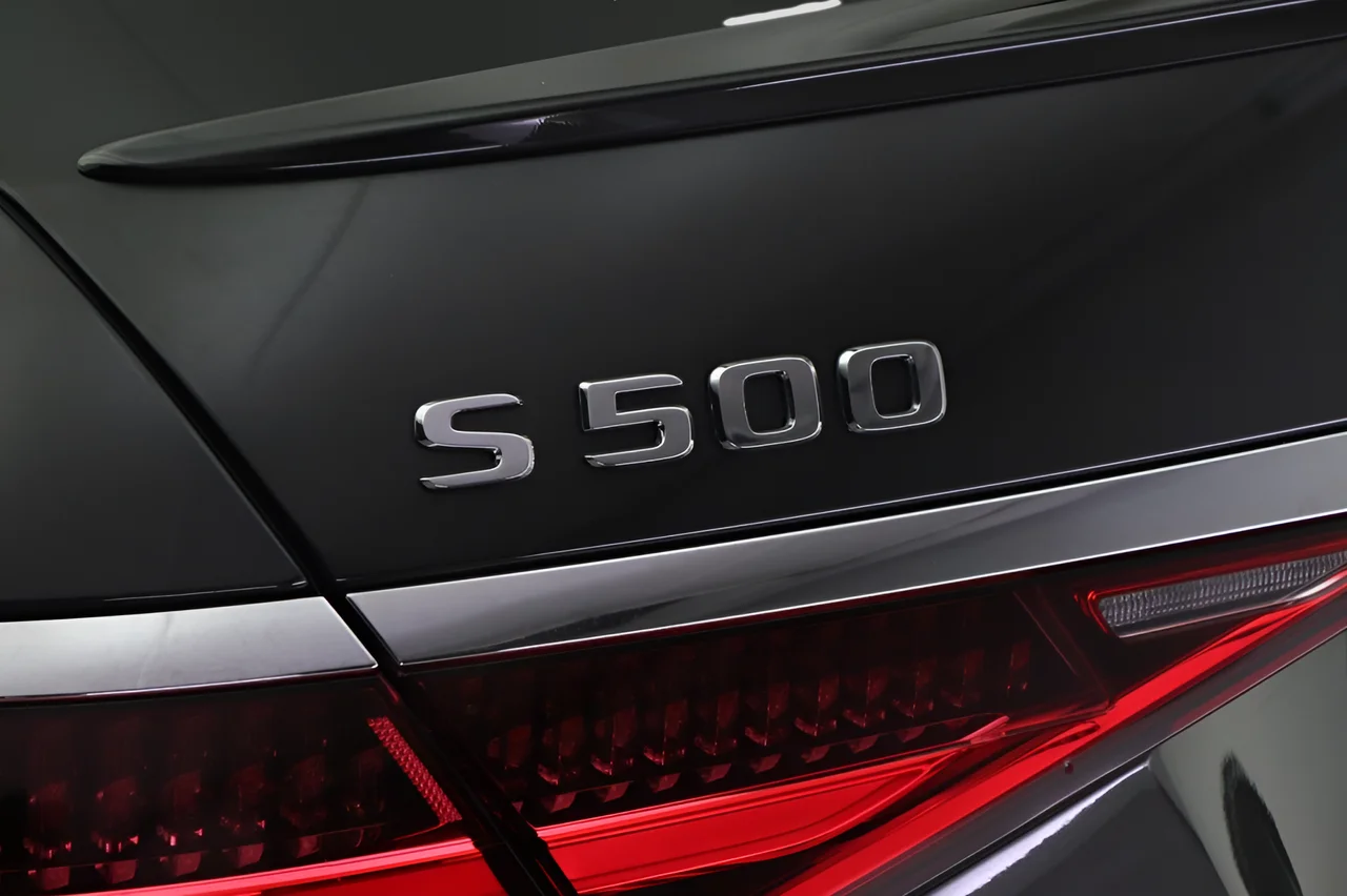 Certified Used 2023 Gray Mercedes-Benz S 500 4MATIC® AMG® Line image 19