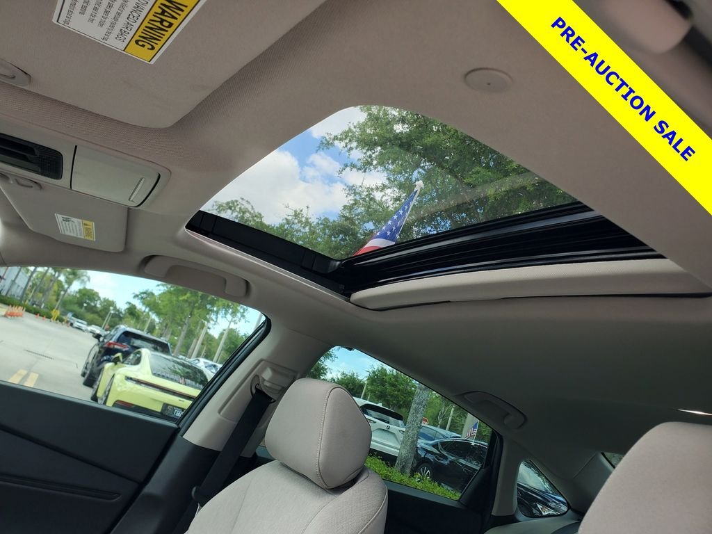 Used 2025 Gray Honda SE image 17