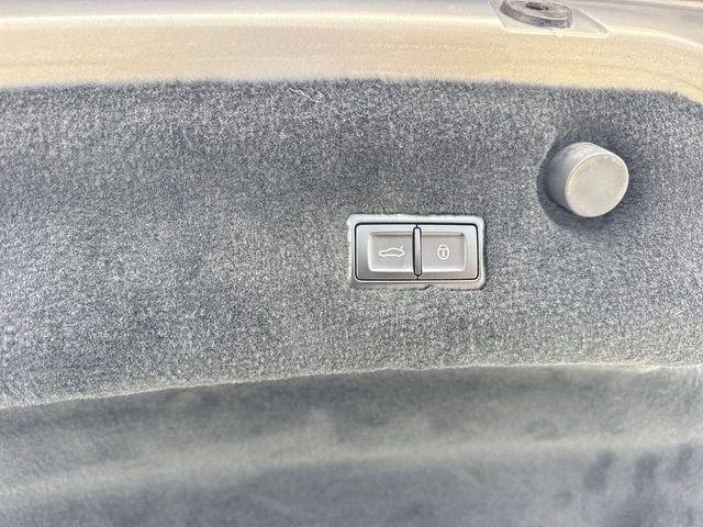 Used 2021 Silver Bentley V8 image 25