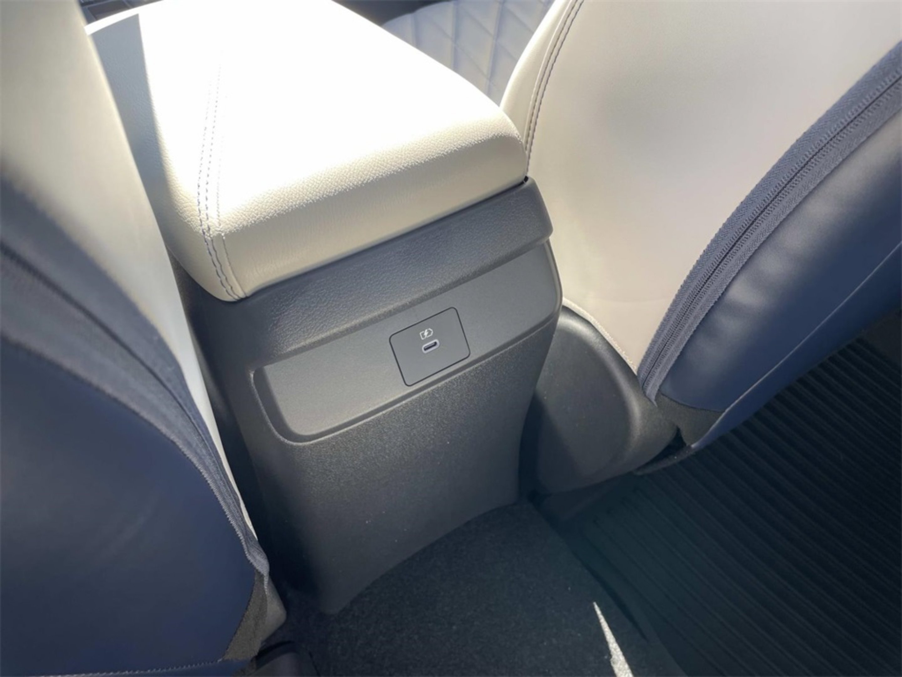 2026 Nissan Sentra SL - Photo 8