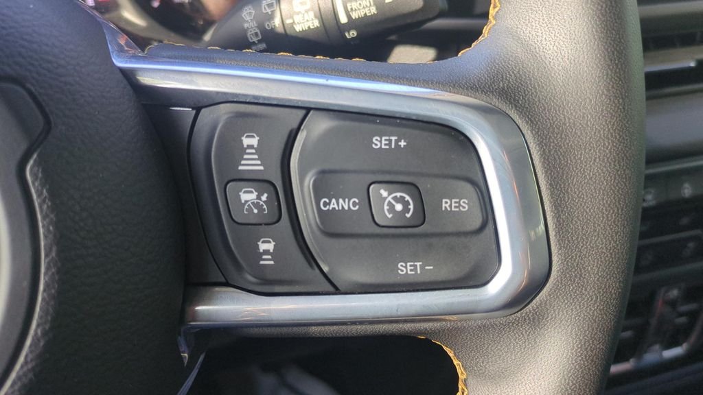 Used 2024 Gray Jeep Sahara image 21