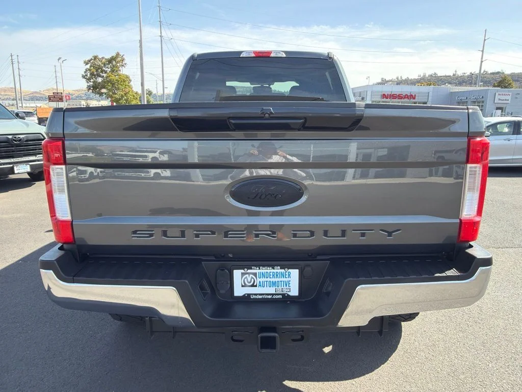 Used 2019 Magnetic Metallic Ford XLT image 6