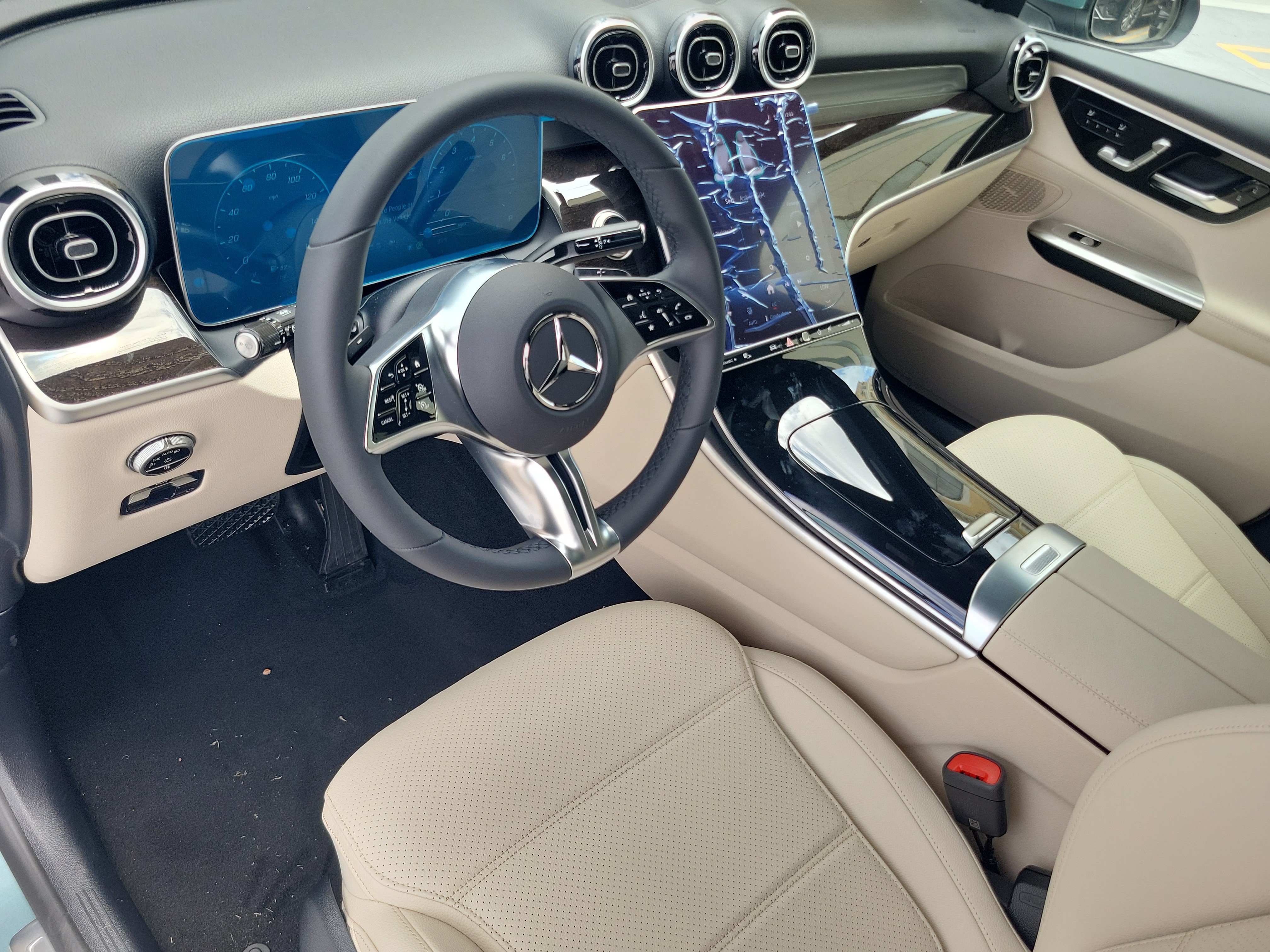 New 2026 Verde Silver Metallic Mercedes-Benz GLC 300 image 48