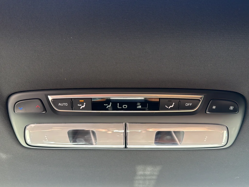 Used 2025 White Kia SX X-Line image 18