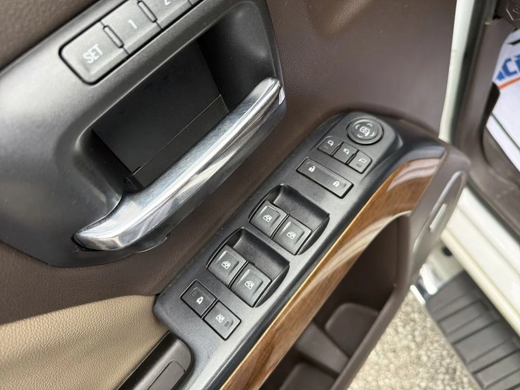 Used 2018 White Chevrolet LTZ image 22
