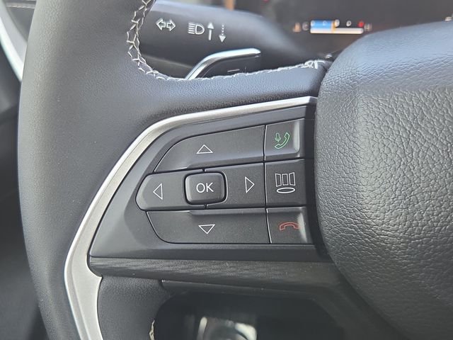 Used 2023 Velvet Jeep Laredo image 17