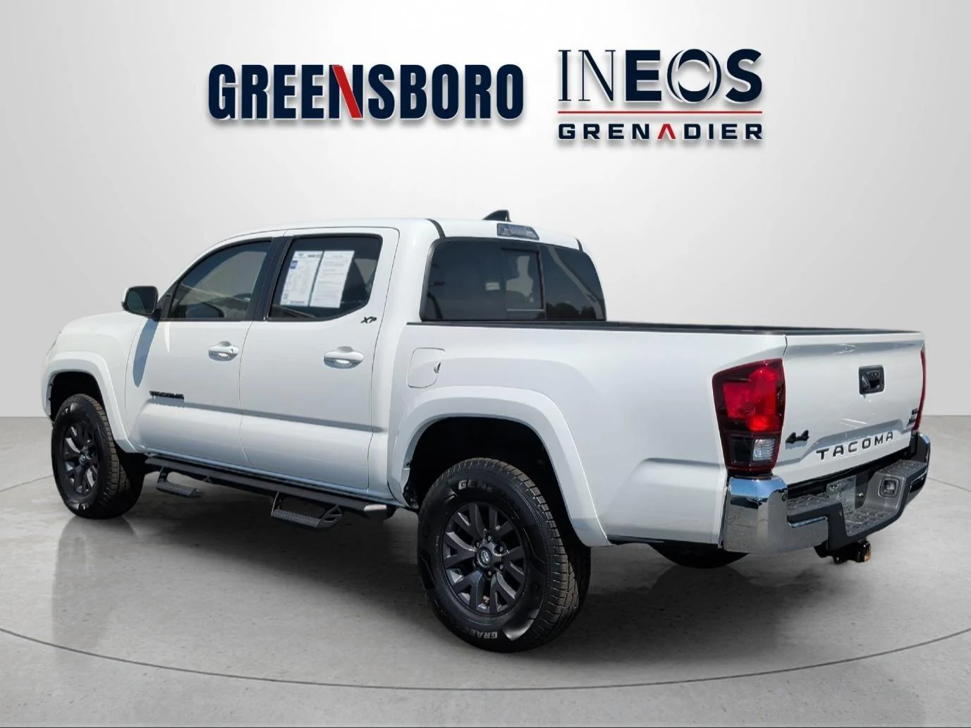 Used 2023 Ice Cap Toyota SR5 image 3