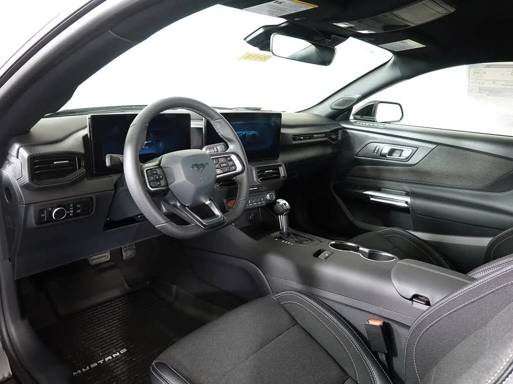 2026 Ford Mustang EcoBoost Fastback - Photo 10
