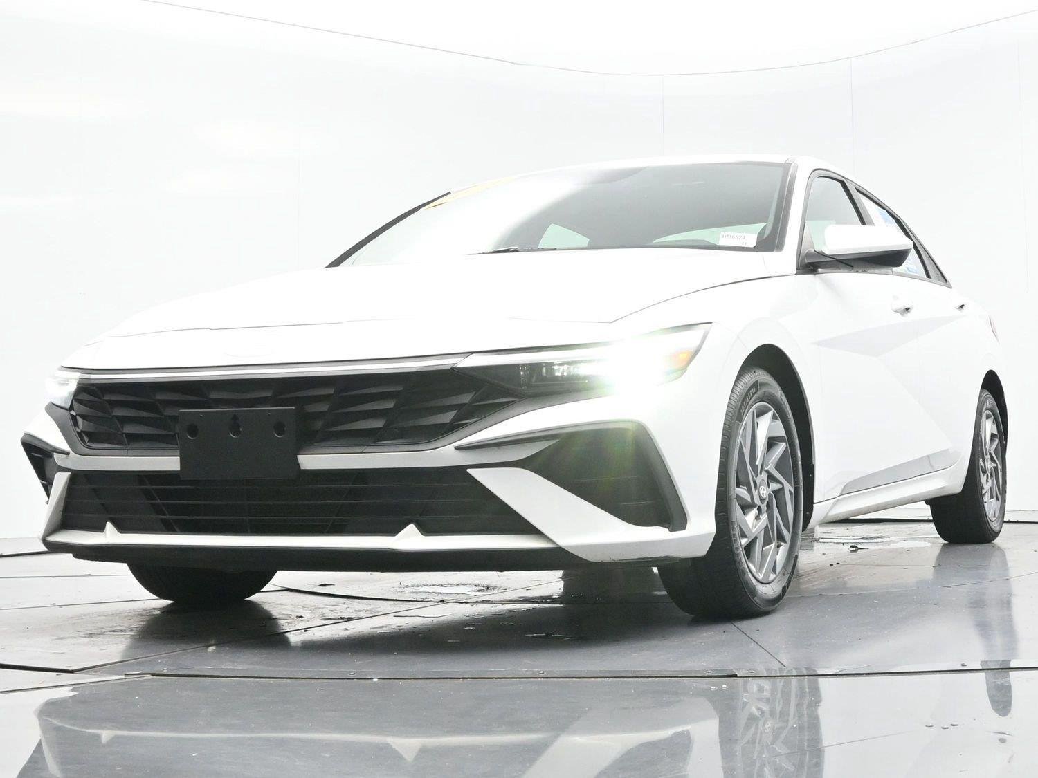Used 2024 Serenity White Hyundai SEL image 44