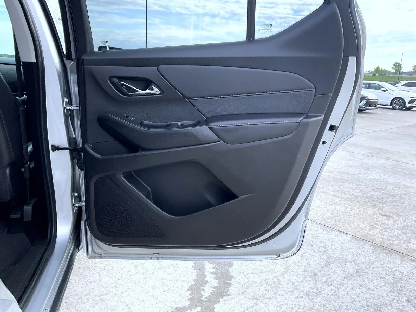 Used 2021 Silver Chevrolet Premier image 23