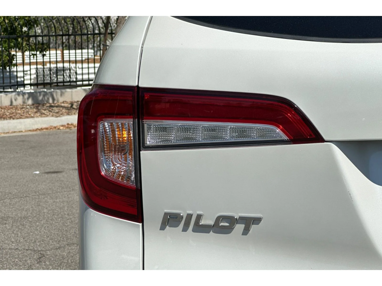 Used 2019 White Diamond Pearl Honda EX-L w/Navi & RES image 46