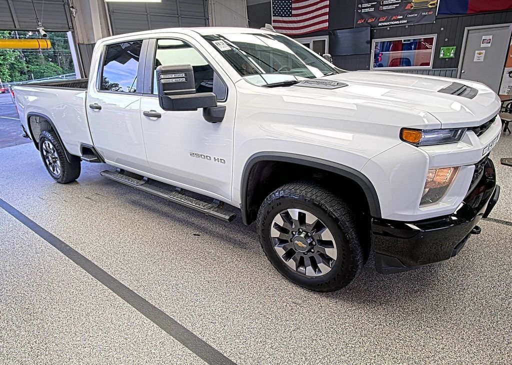 2021 Chevrolet Silverado HD Custom Crew Cab Standard Box's photo