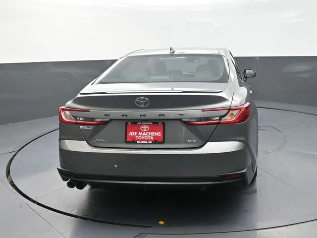 Used 2025  Toyota SE image 7