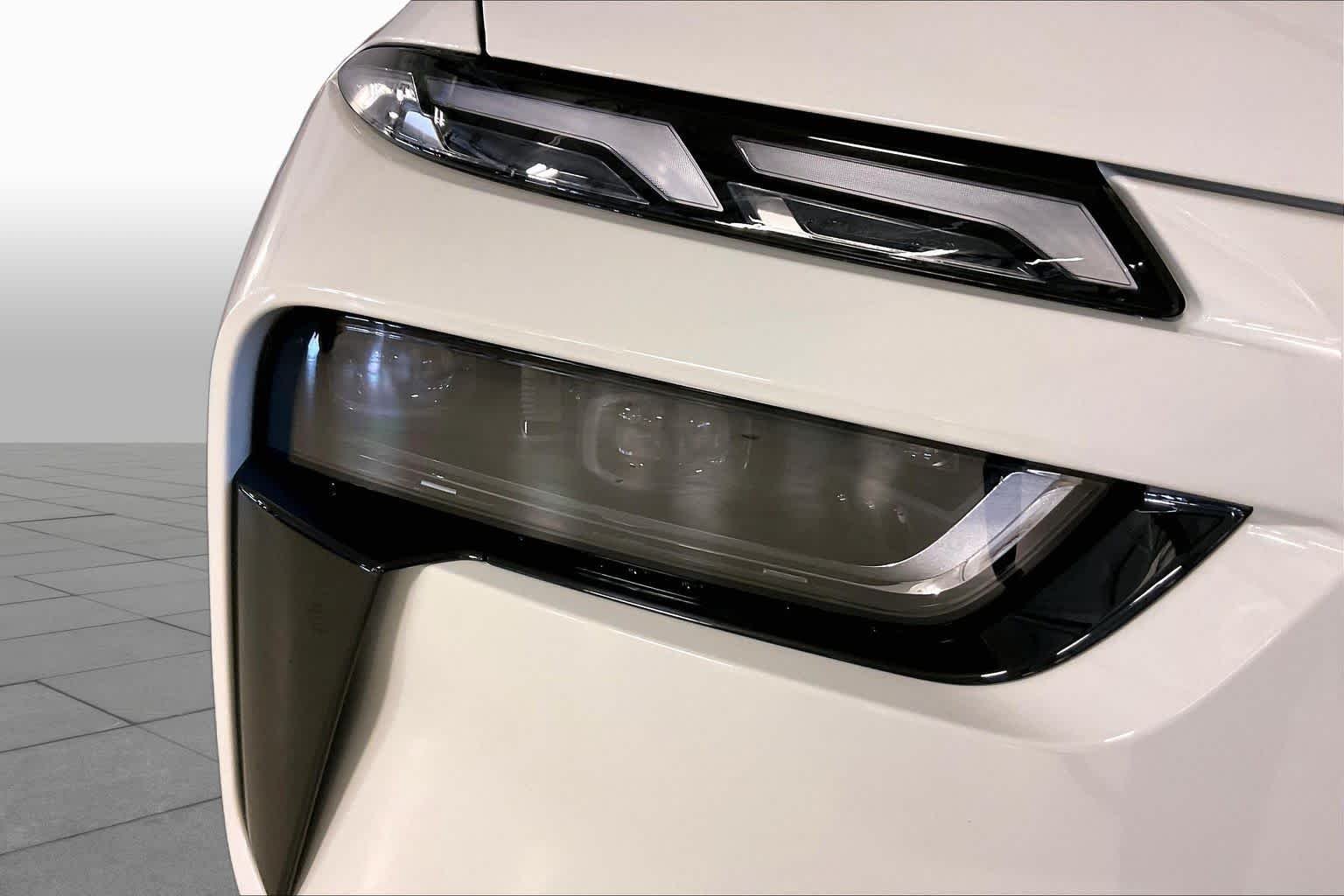 New 2027 Alpine White BMW xDrive40i image 13