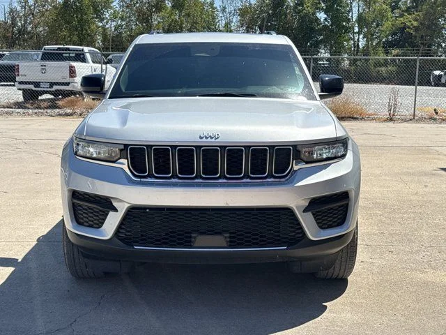Used 2025 Silver Jeep Laredo X image 14