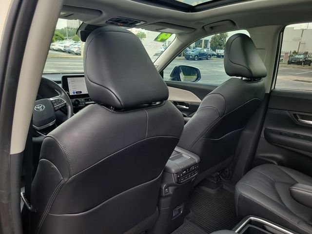 Used 2024 White Toyota Platinum image 12