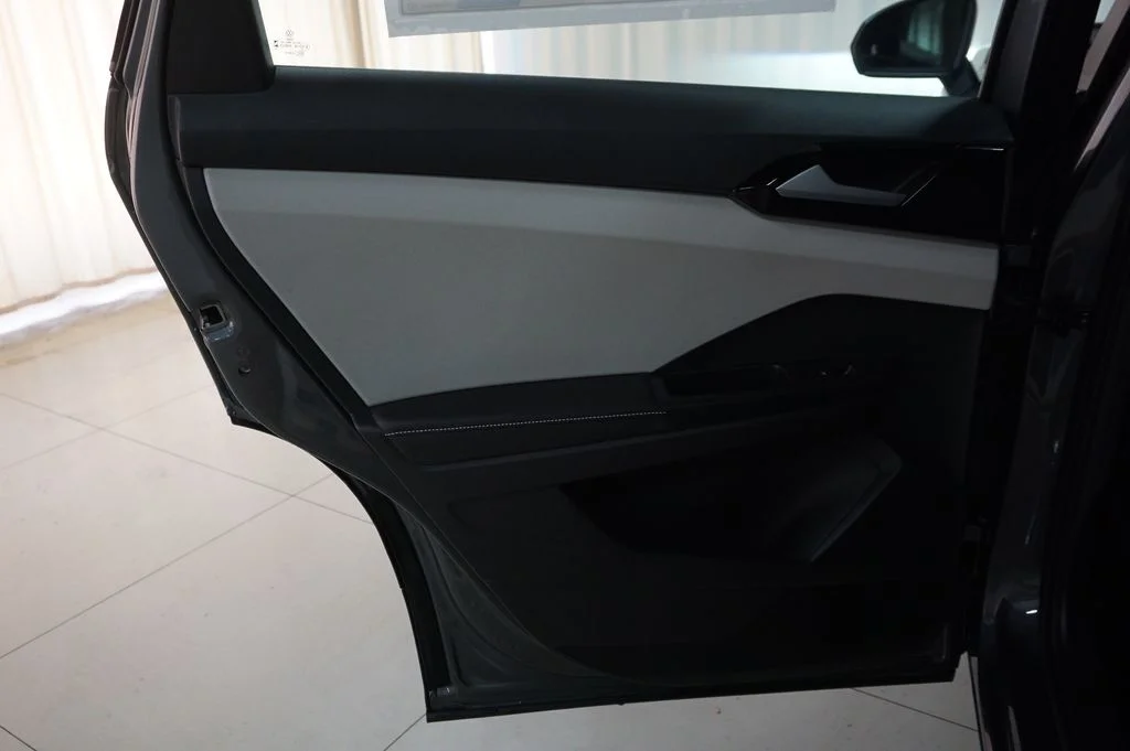 New 2026 Platinum Gray Volkswagen 1.5T S image 22