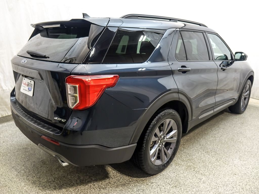 Used 2023 Blue Metallic Ford XLT image 9