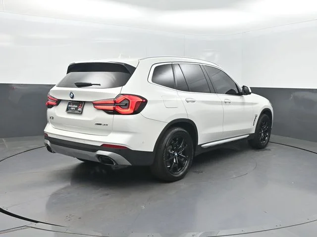 Used 2022 White BMW xDrive30i image 32