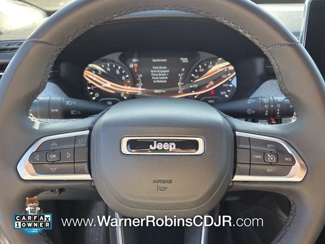 Used 2024  Jeep Latitude image 26