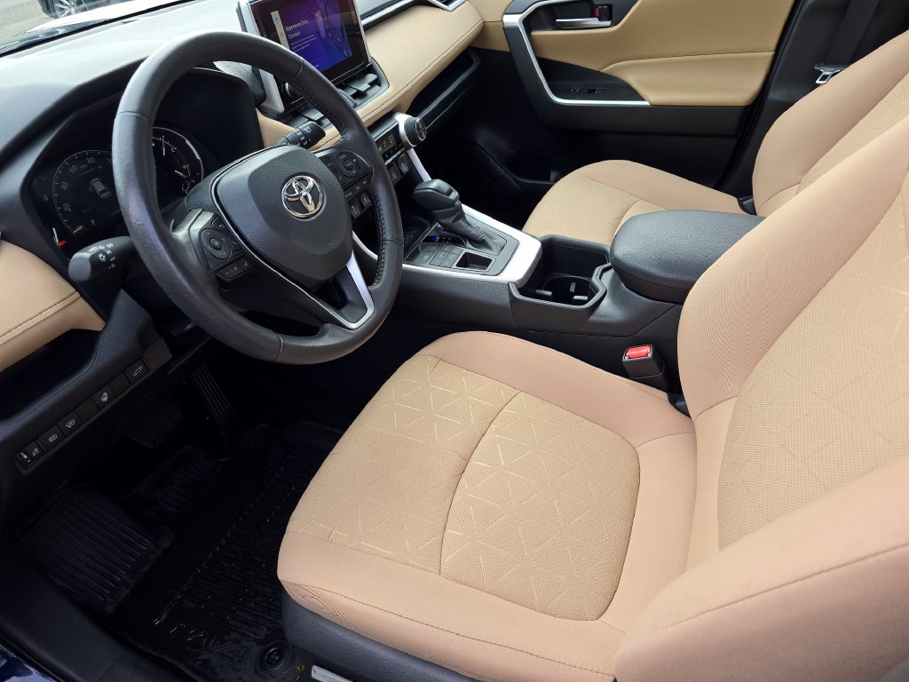 Certified Used 2025  Toyota XLE image 16