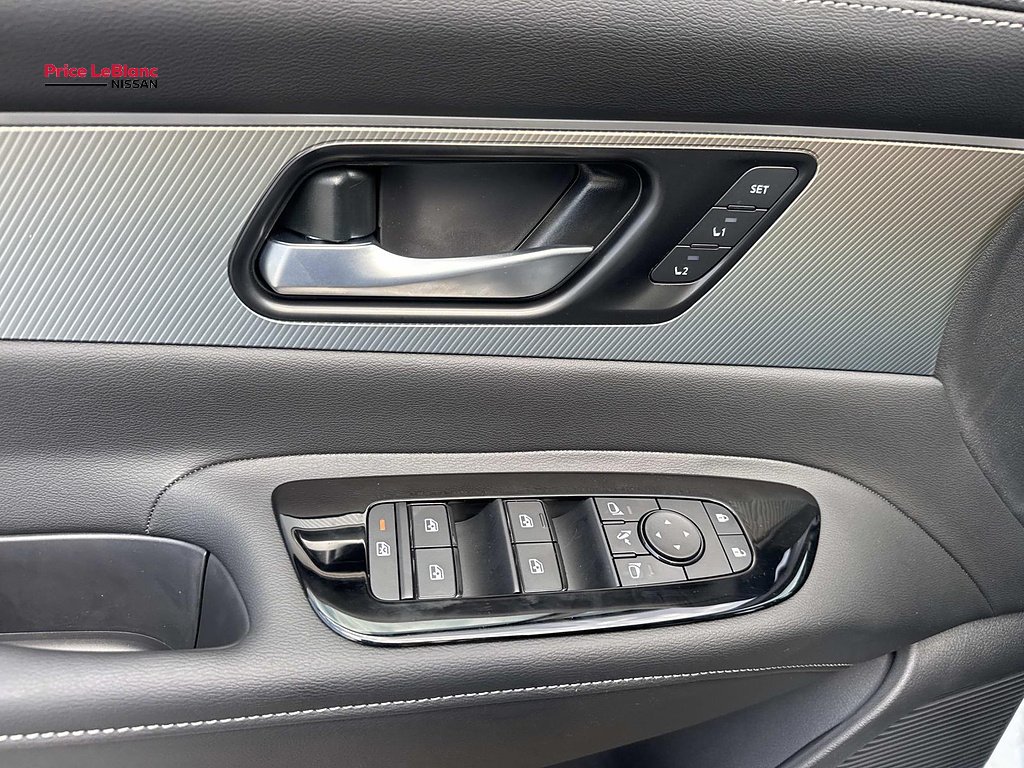New 2026 Everest White Pearl TriCoat / Super Black Two-tone Nissan Platinum image 14